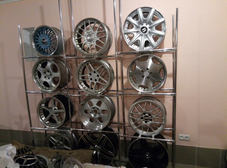 Стелаж для дисків 2