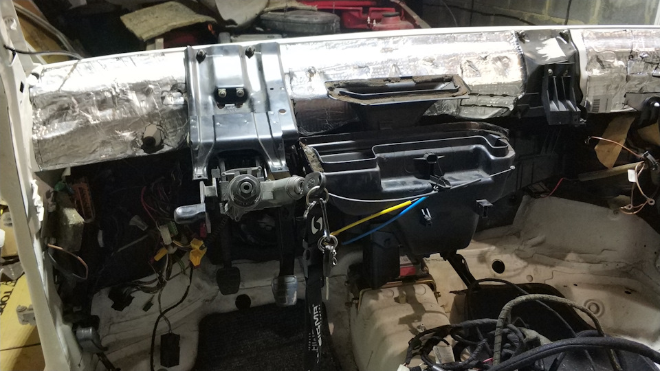 Складання. ч7. Wiring. Heater. Steering column 3