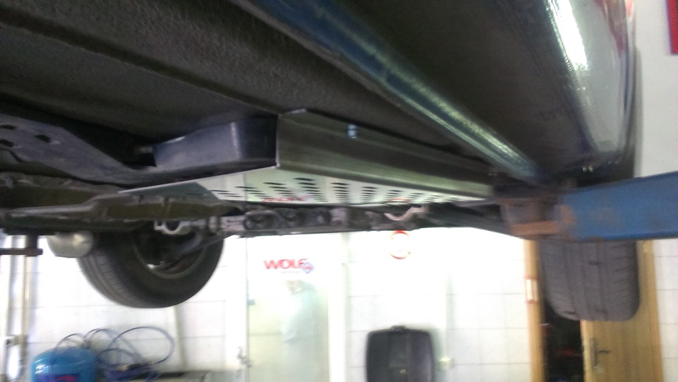 Захист паливо дроту та радіатора охолодження обратки VW Caddy 4