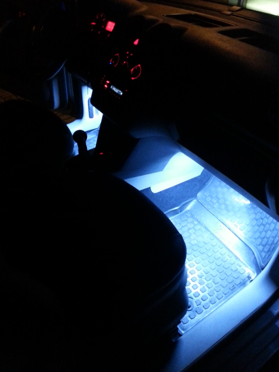 LED підсвічування ніг 3