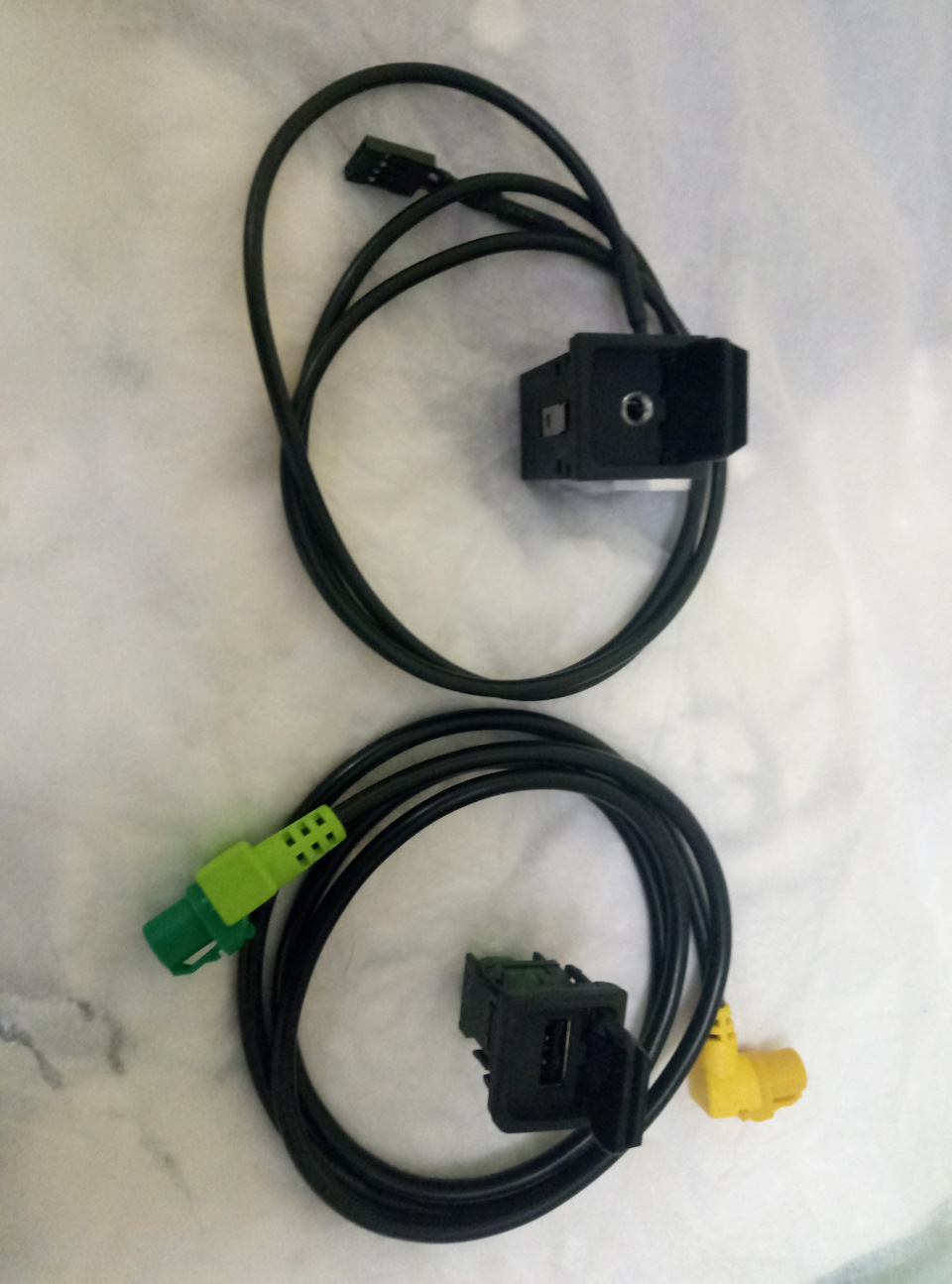 Монетниця під USB та AUX 5