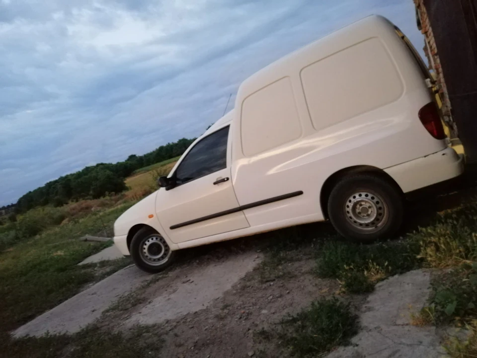 Помер гур