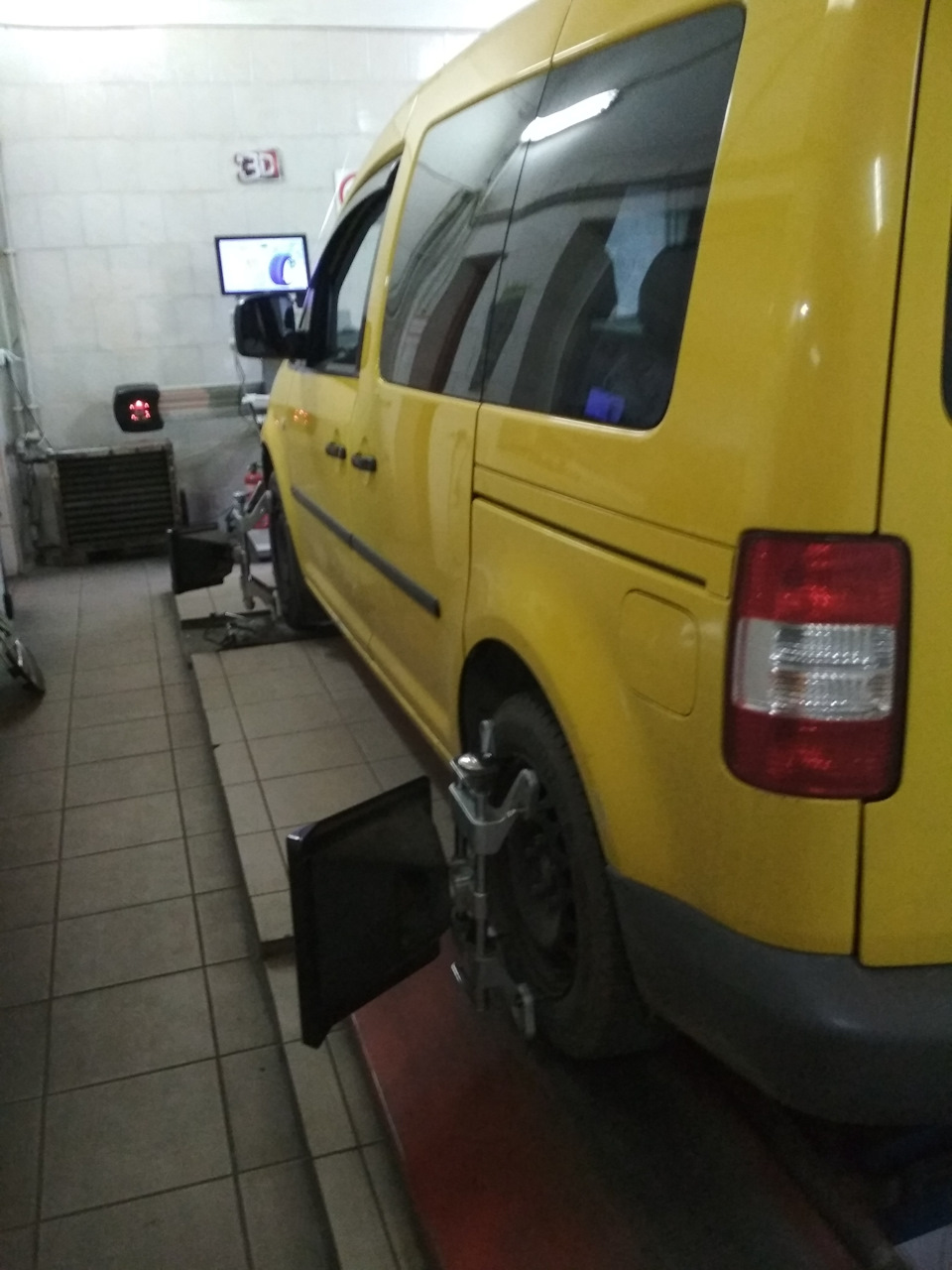 Заїхав на 3Д розвал, тому що тягне праворуч. 1
