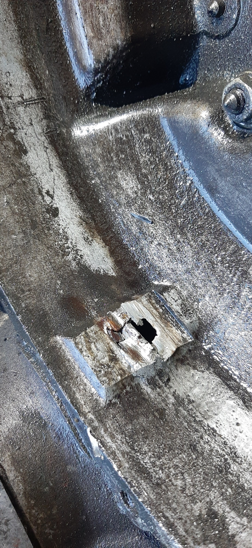 Маховик гризе коробку, де шукати причину? 3