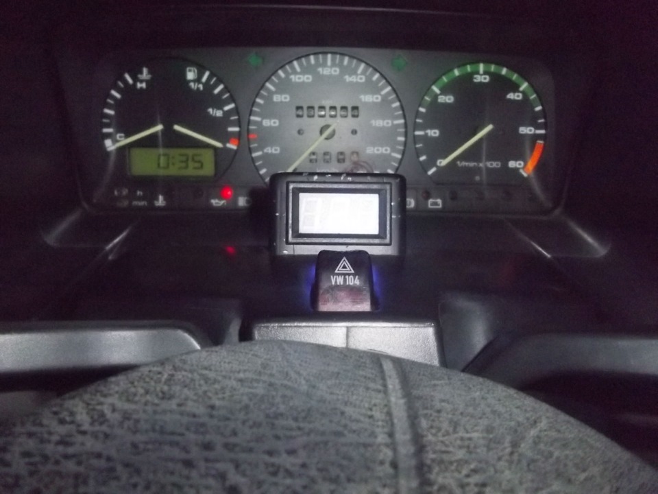 Вольтметр у VW T4 5
