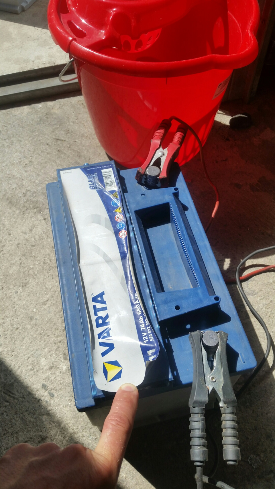 Акумулятор VARTA 74Ah розрядився 5