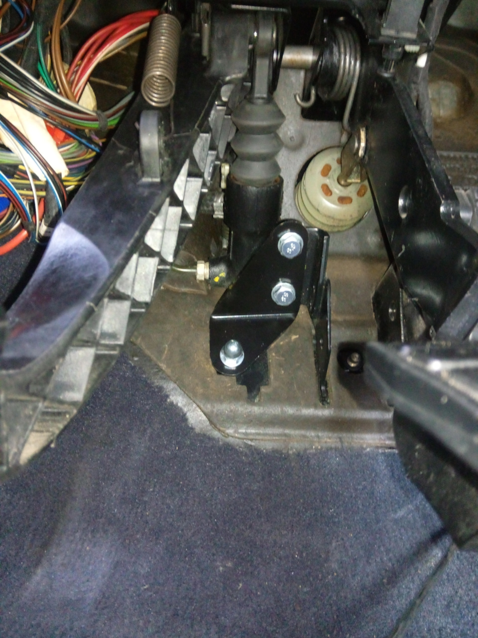 Кронштейн педалі зчеплення. 3