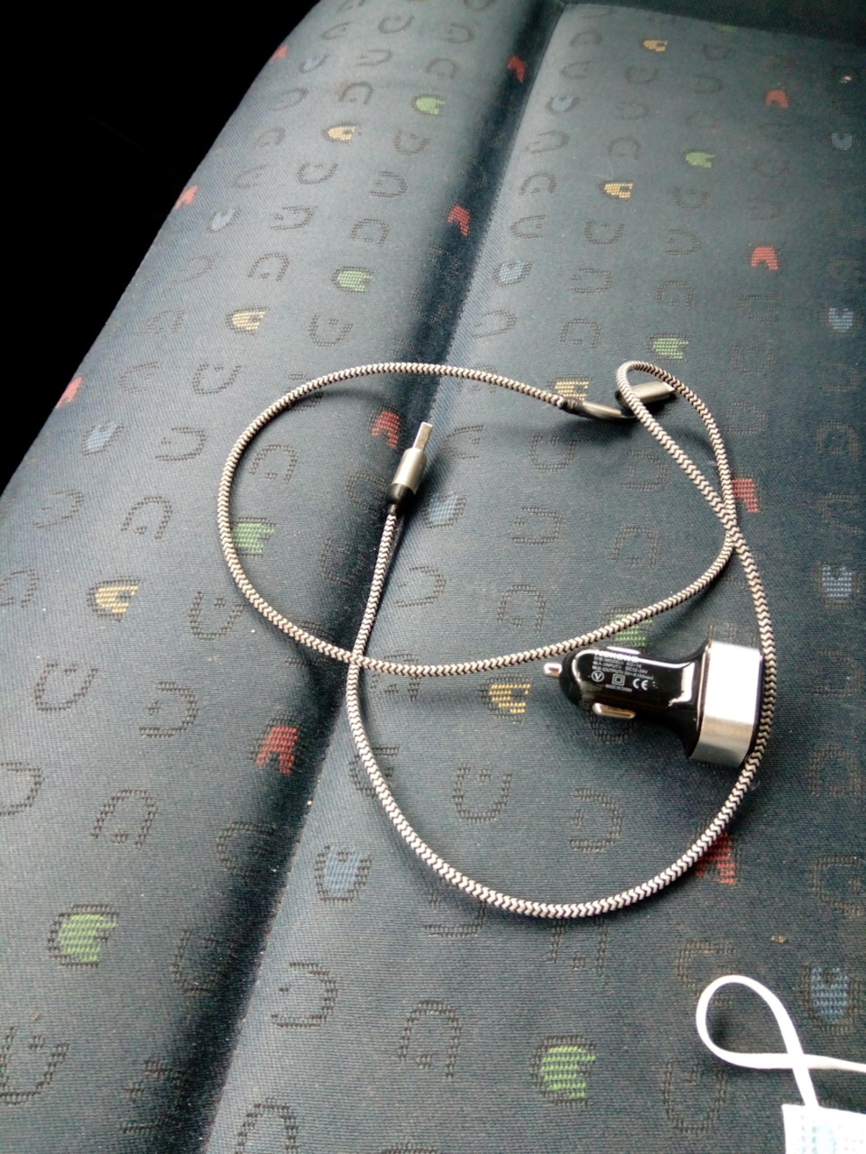 USB і рівень зарядки 2 in 1. 1