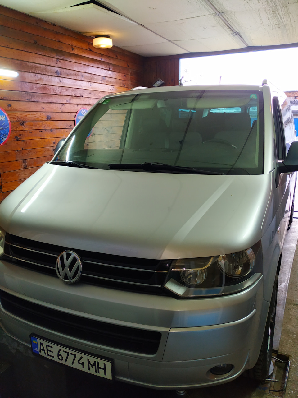 Поставив диски R18 5/120 гума 235/55 3