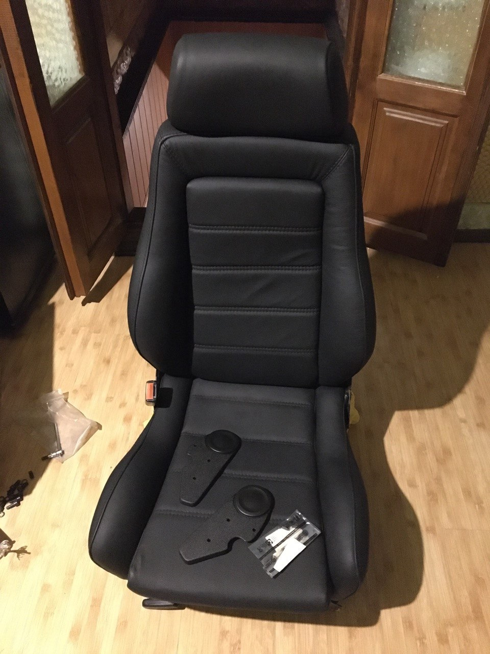 Recaro в салоні 3