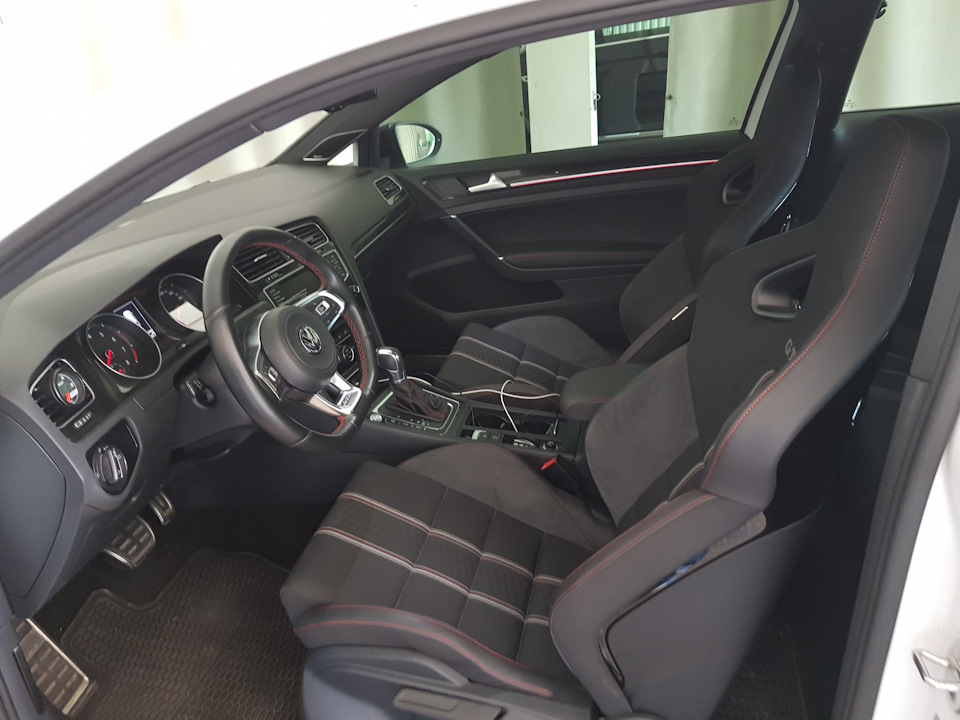 CLUBSPORT RECARO SEATS 3