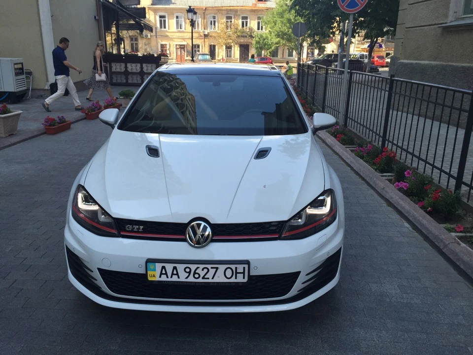 Капот Revozport