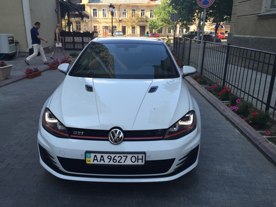 Капот Revozport 1