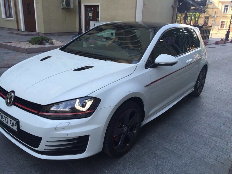 Капот Revozport 3
