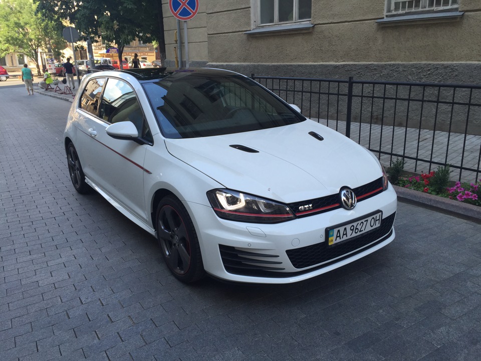 Капот Revozport 4
