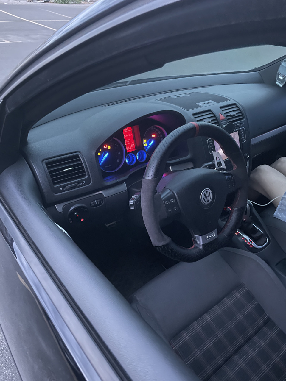 Довгоочікуваний пересвіт приладки GTI в білі шкали і стрілки від Форд-а 3