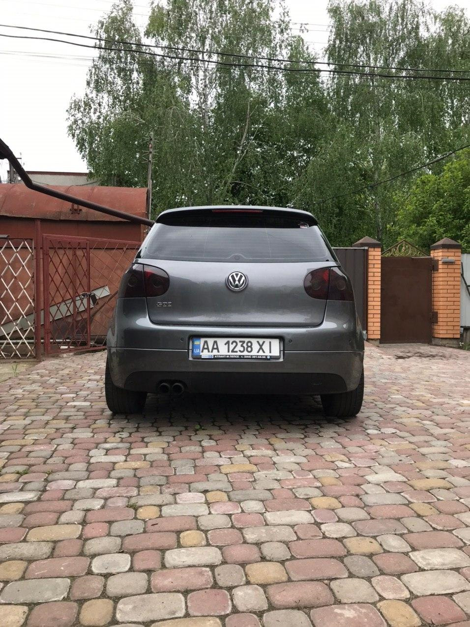 Зняття заднього двірника 2