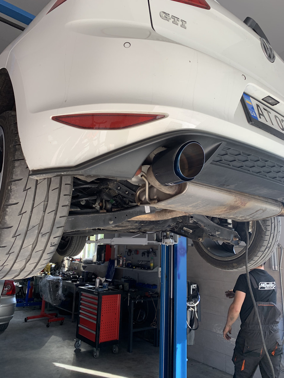 Китай частина 2-а Akrapovic 4