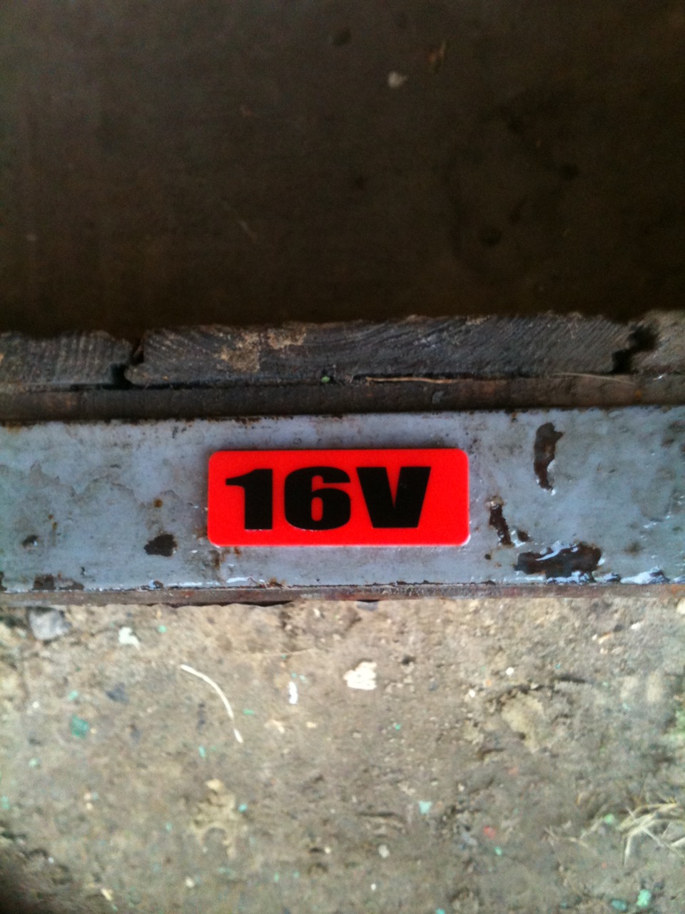 16V ϡ 1