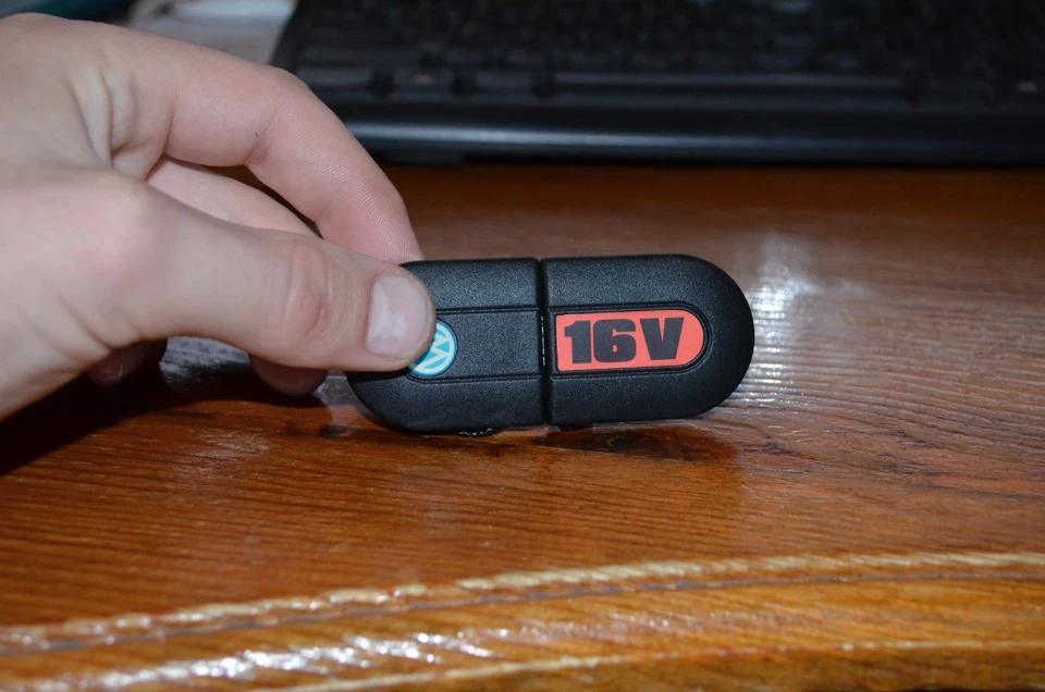 16V key