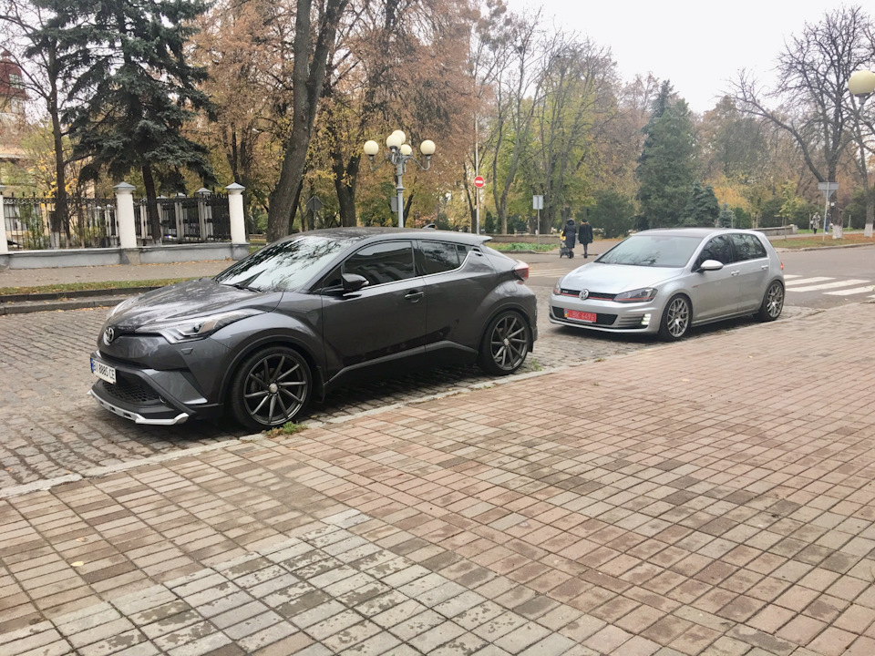 6.Фото з дуже низькою C-HR 3