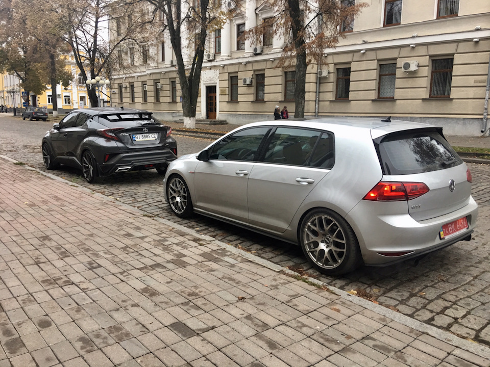 6.Фото з дуже низькою C-HR 4