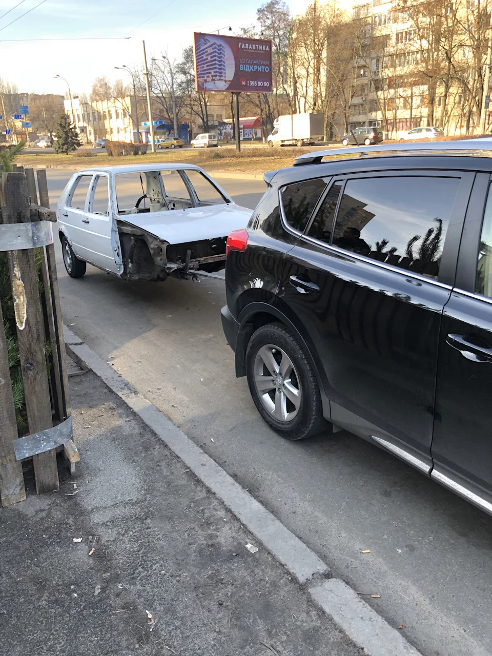 Льод рушив