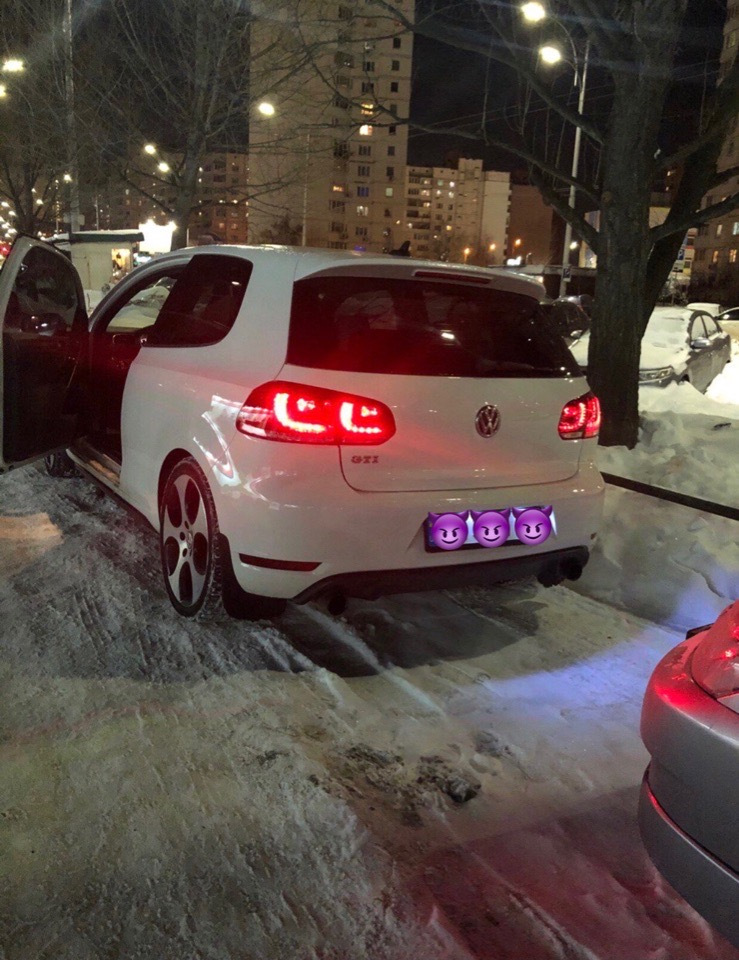 Заміна задніх ліхтарів VLAND Sequential Tailights 3