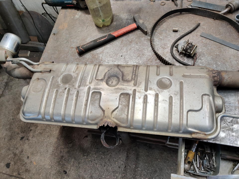 Розвалився глушник ( 3