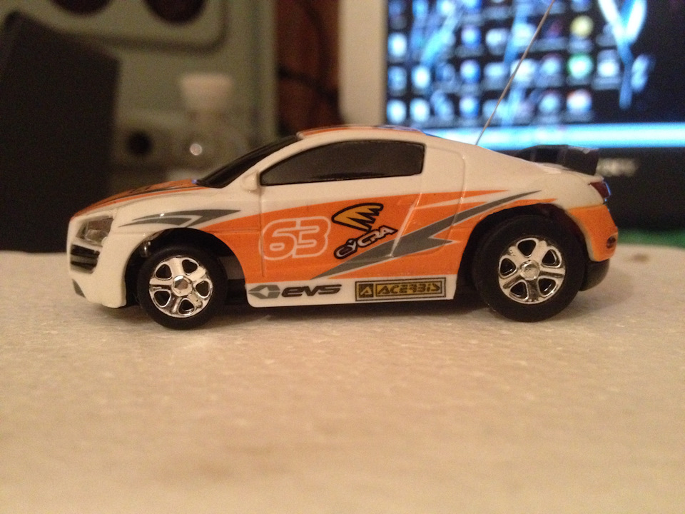 купив audi R8 1