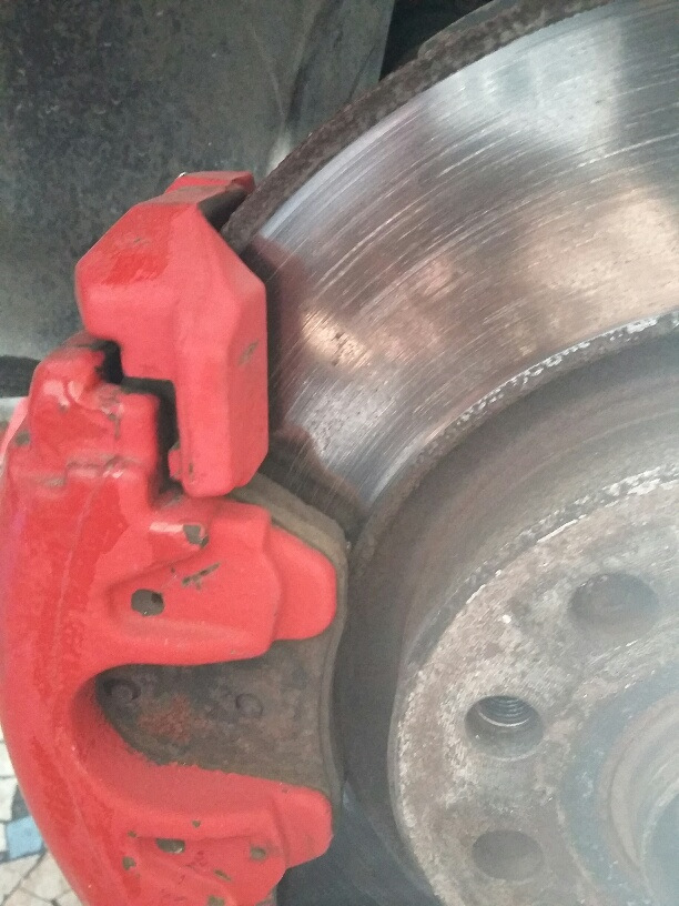 Заміна рідних дисків та гальмівних колодок на Brembo P85 075 4