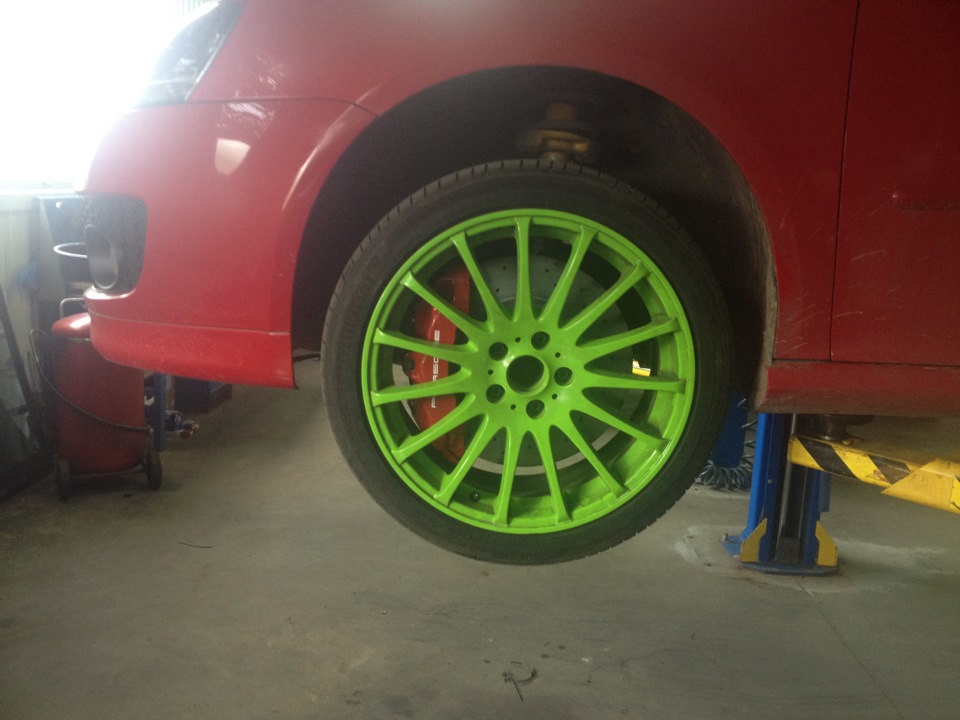Тізер)) Передні гальмівні супорти brembo від Porsche Cayenne 4
