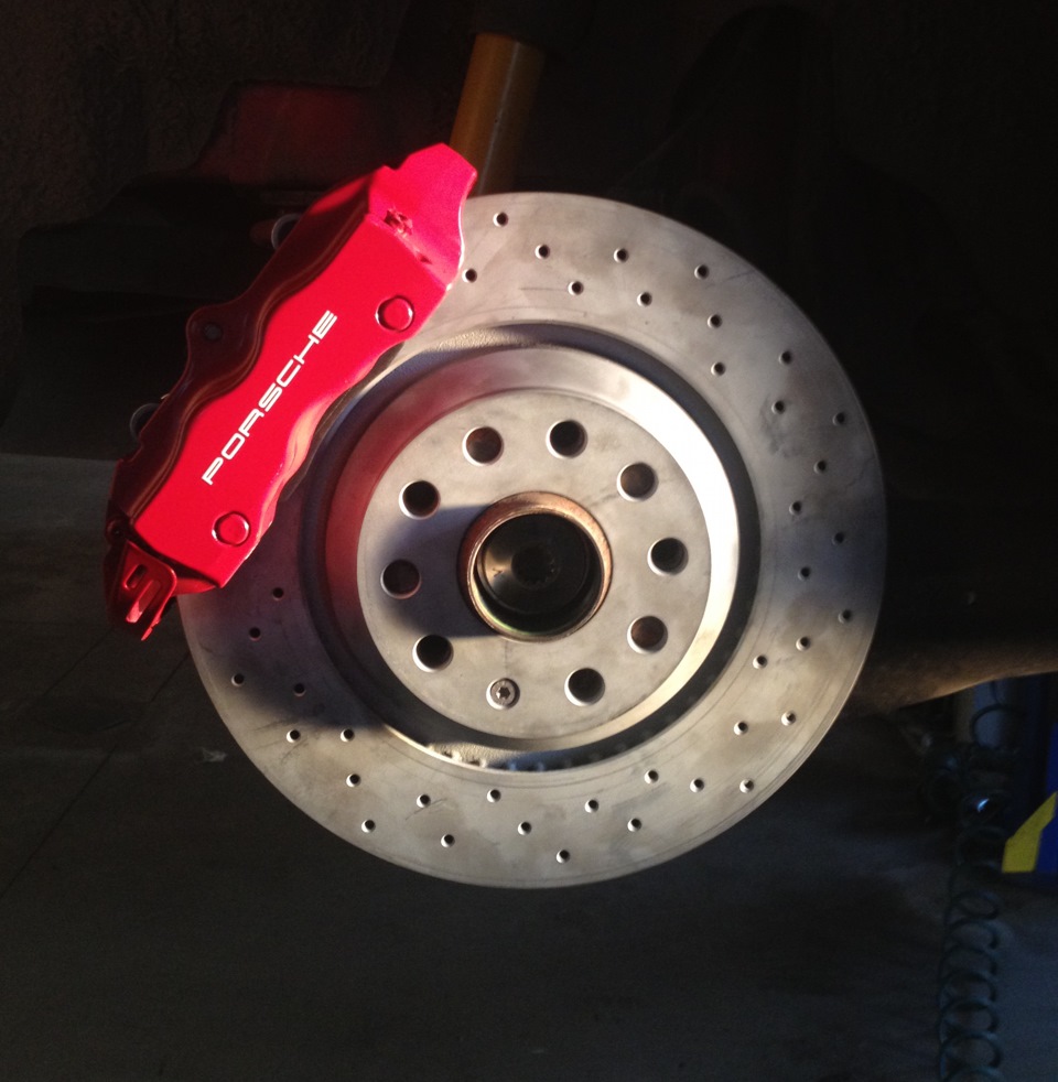 Тізер) Задні Гальмівні супорти brembo від Porsche Cayenne 1