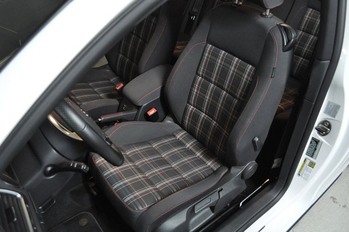 Шукаю мультируль від GTI 6 або R20 і підлокітник 2