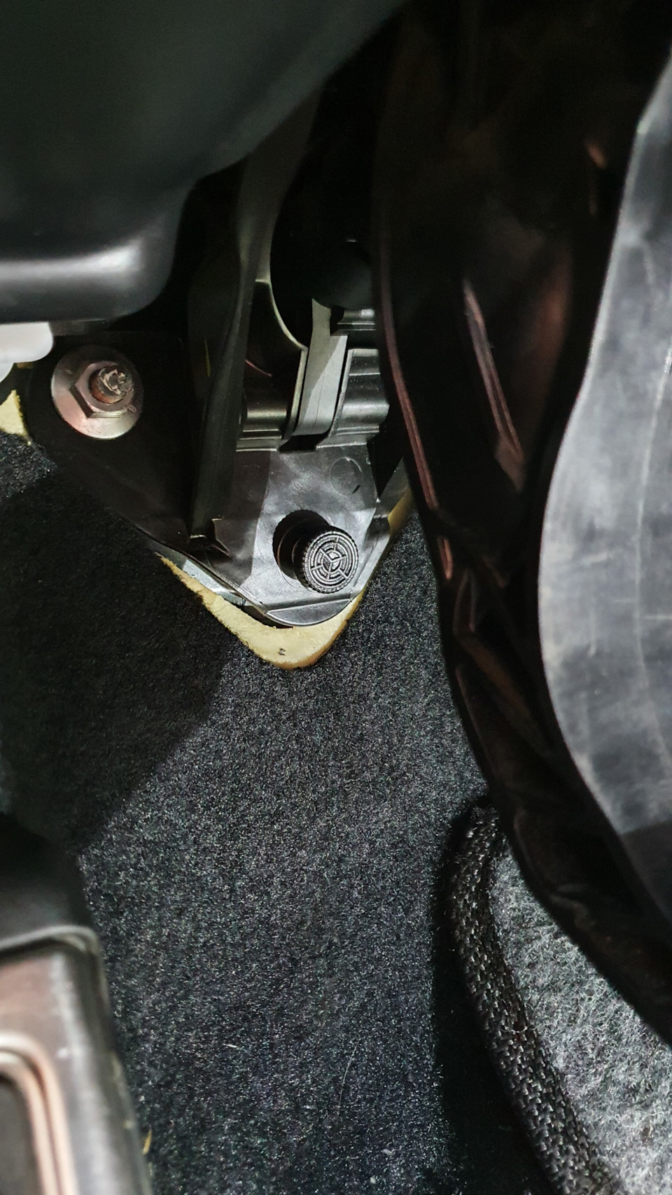 #.21 Adjustable Clutch Pedal Stop (упор під педаль зчеплення) 4