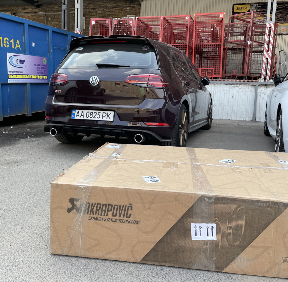 Вихлоп Akrapovic 4