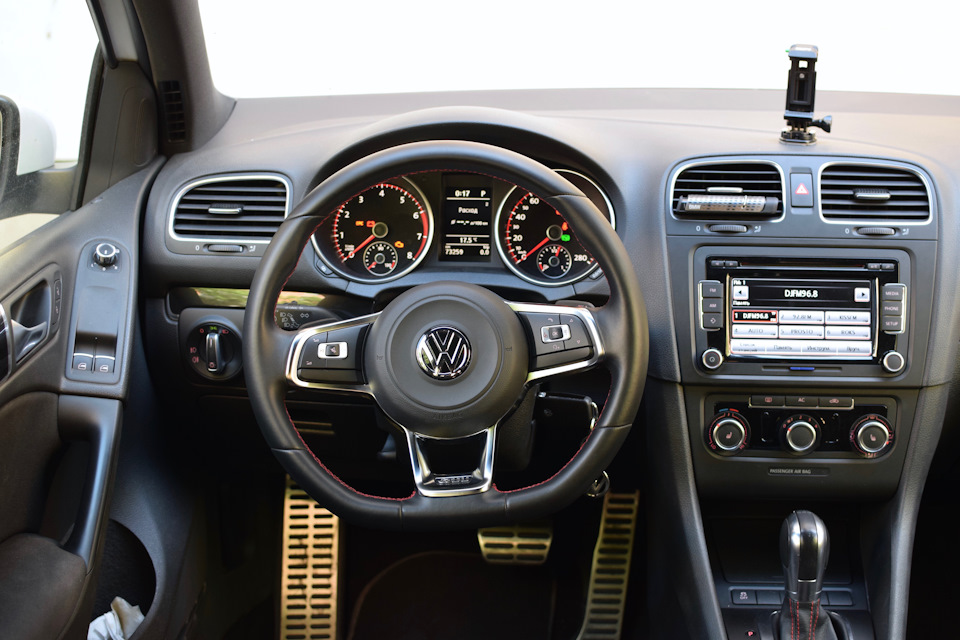 Руль GTI mk7 4