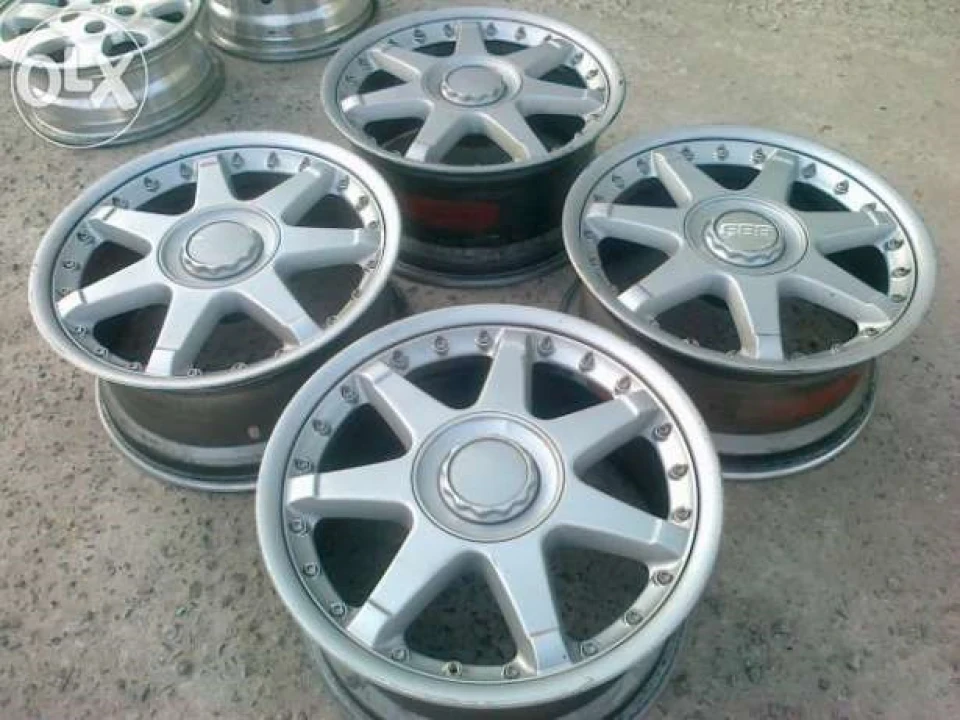 BBS RT700 або низька ціна.