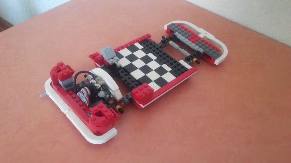 VW BUS T1 Camper Van (LEGO) 1