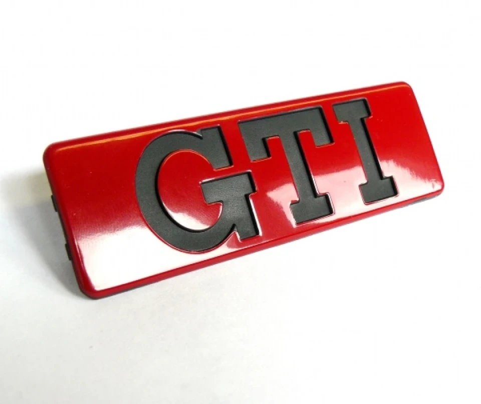 Шильдики GTI у вузькі молдинги