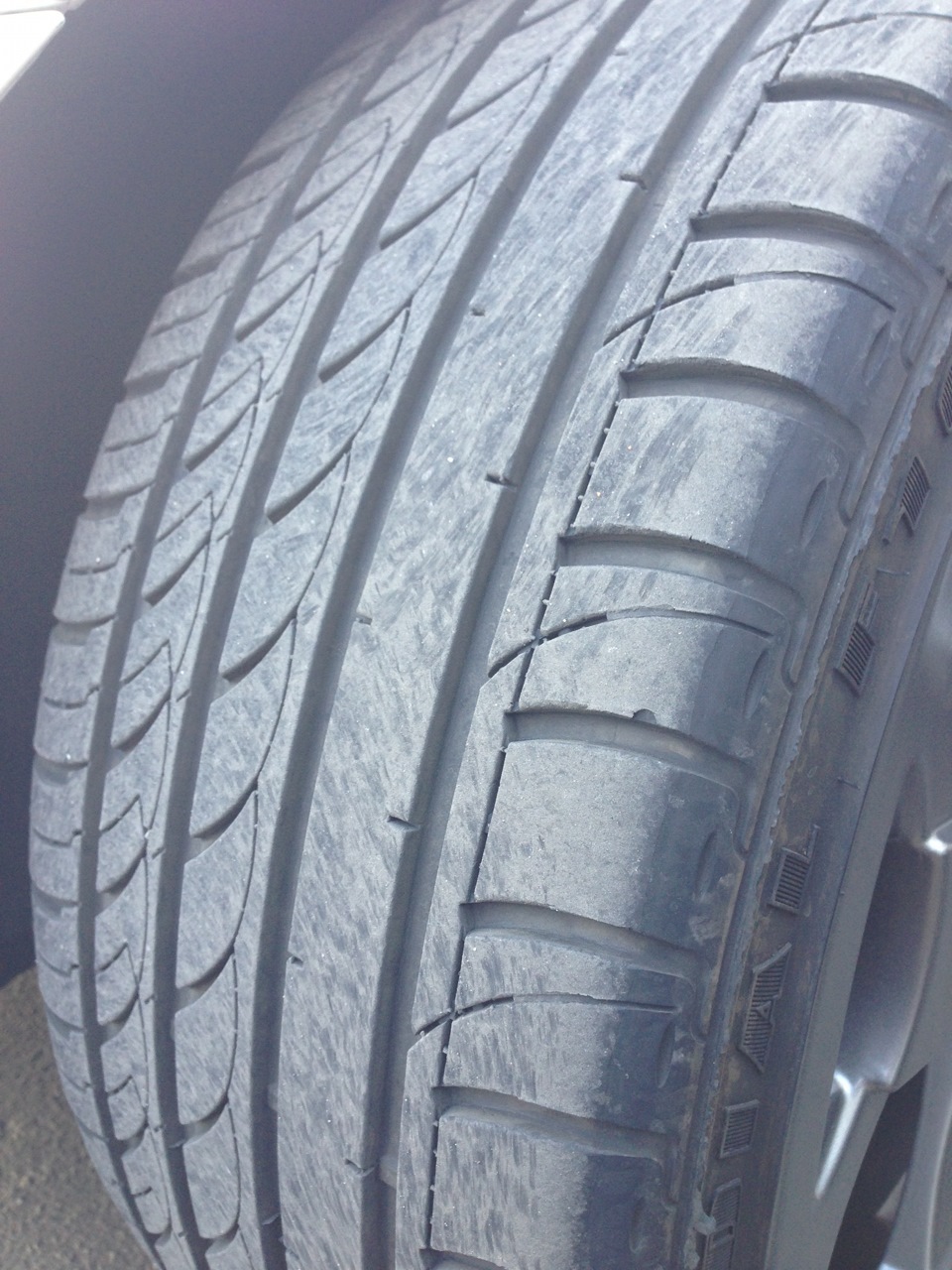 Продається гума Rockstone Radial F105 235/35/19 1