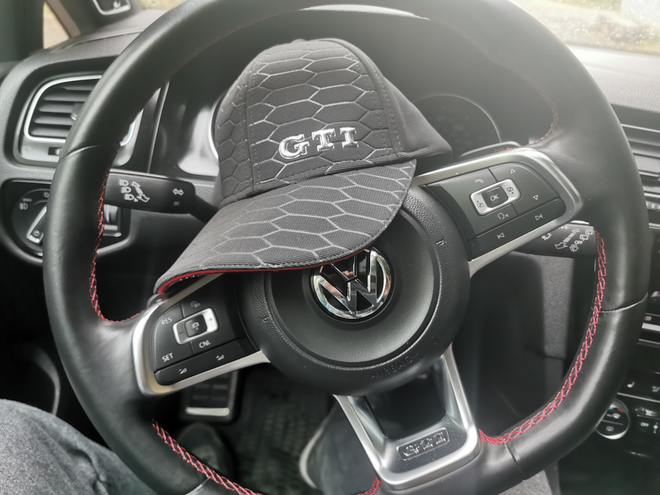 Кепка gti встановлена) 1