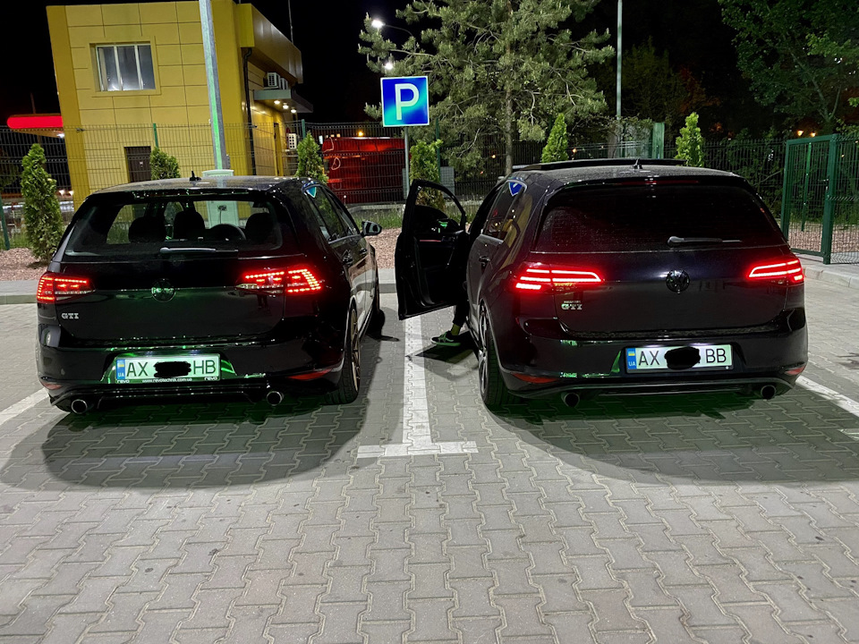 Чорні значки 3