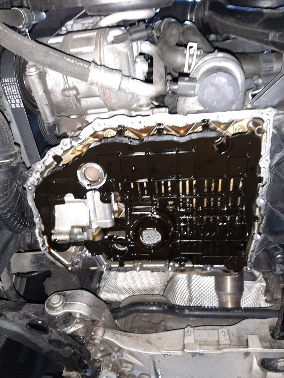 #27. Заміна масла Liqui Moly 5W40 Molygen, зворотного клапана VAG 06H103156 та прокладки VAG 06J103147 на 2.0tsi CCTA 2