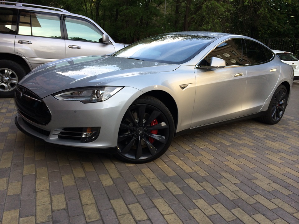Tesla Model S - Наживо вона прекрасна! 2