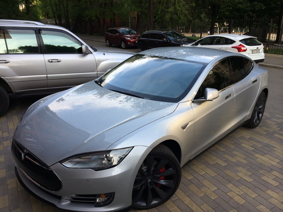Tesla Model S - Наживо вона прекрасна! 4