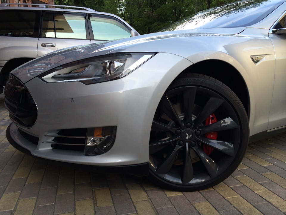 Tesla Model S - Наживо вона прекрасна! 3