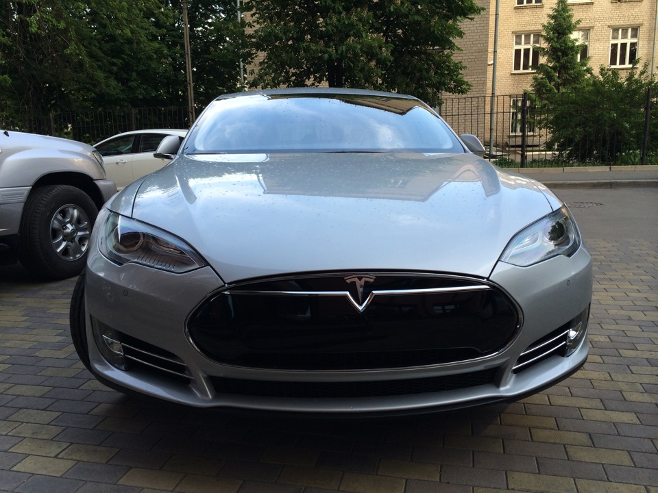 Tesla Model S - Наживо вона прекрасна! 5