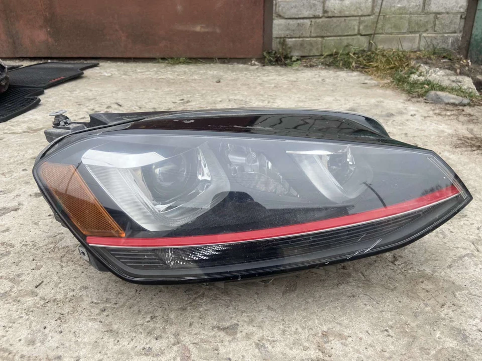 Куплю правую фару GTI USA bi-xenon