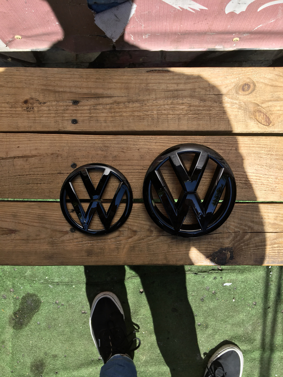 Чорні значки VW. 1
